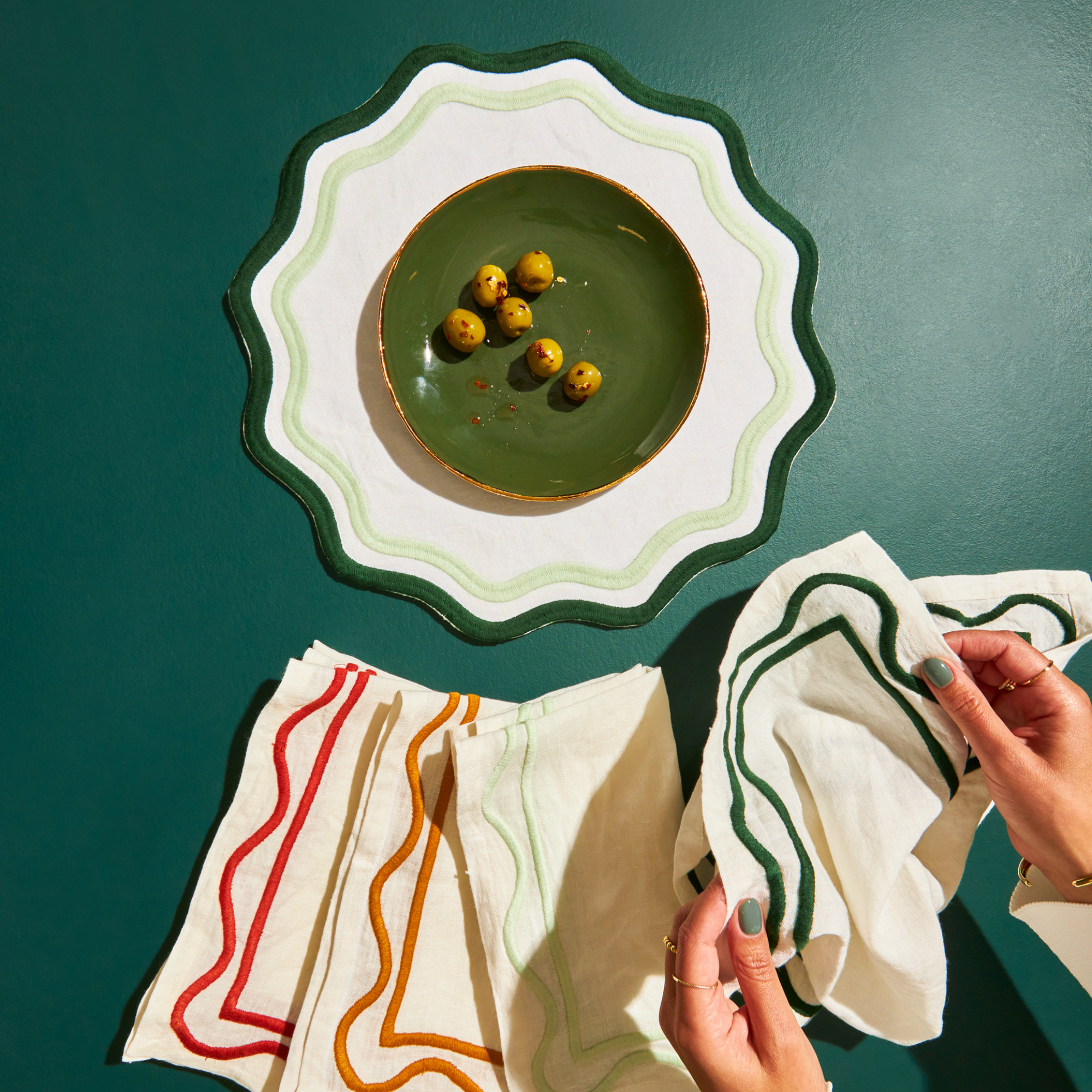 MISETTE Colorblock Embroidered Linen Placemats in Dark Green/Sage (Set of 4)
