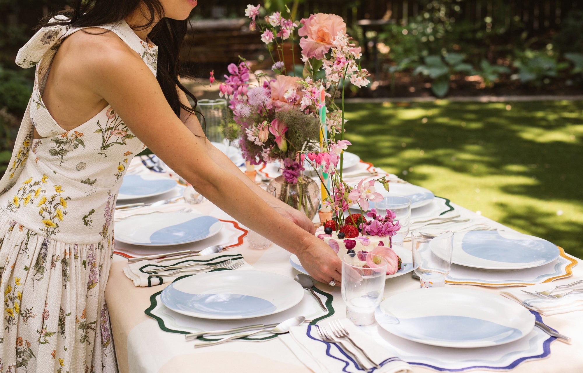 MISETTE Colorblock Embroidered Linen Placemats in Blue (Set of 4)
