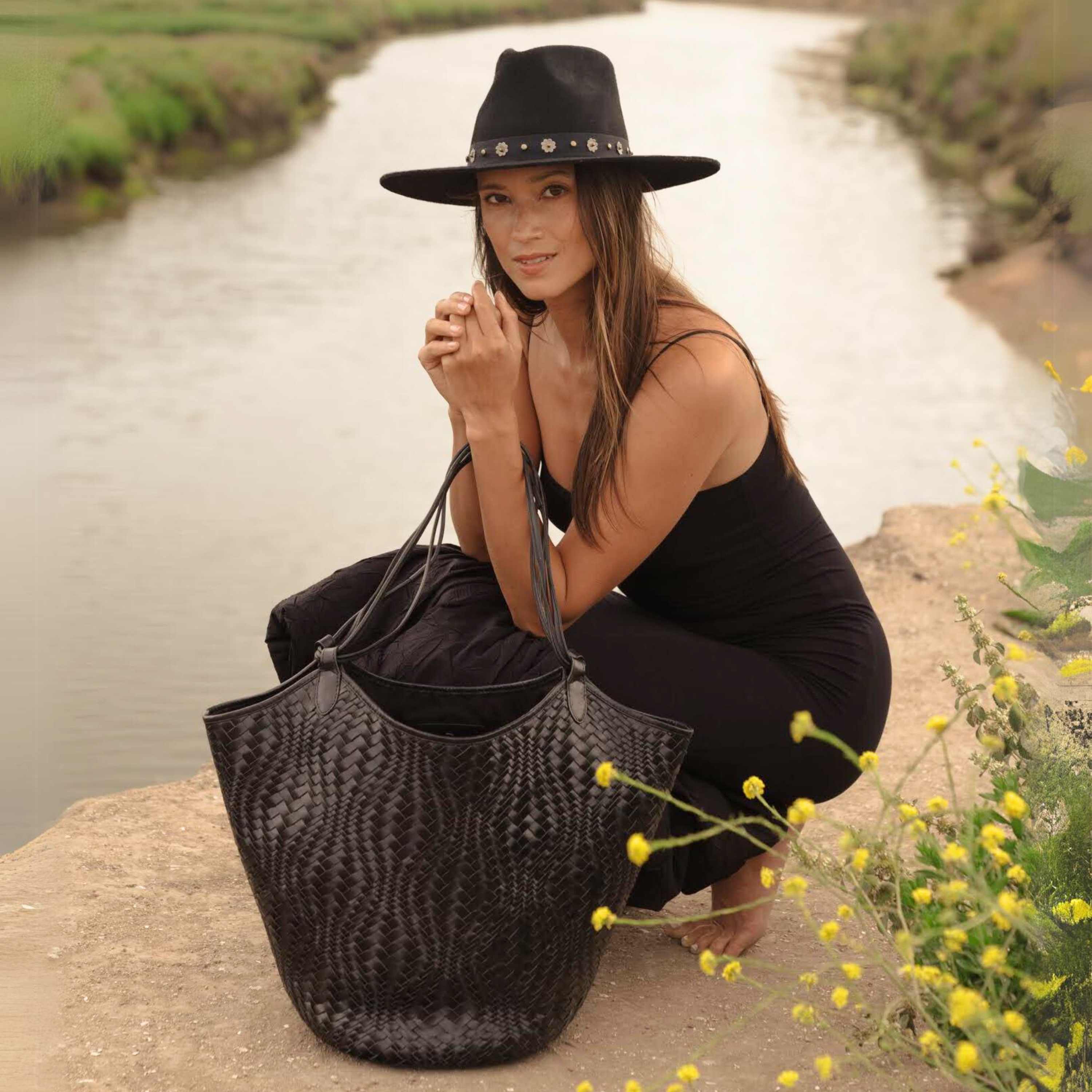 FREYA Flow Woven Large Tote, Black