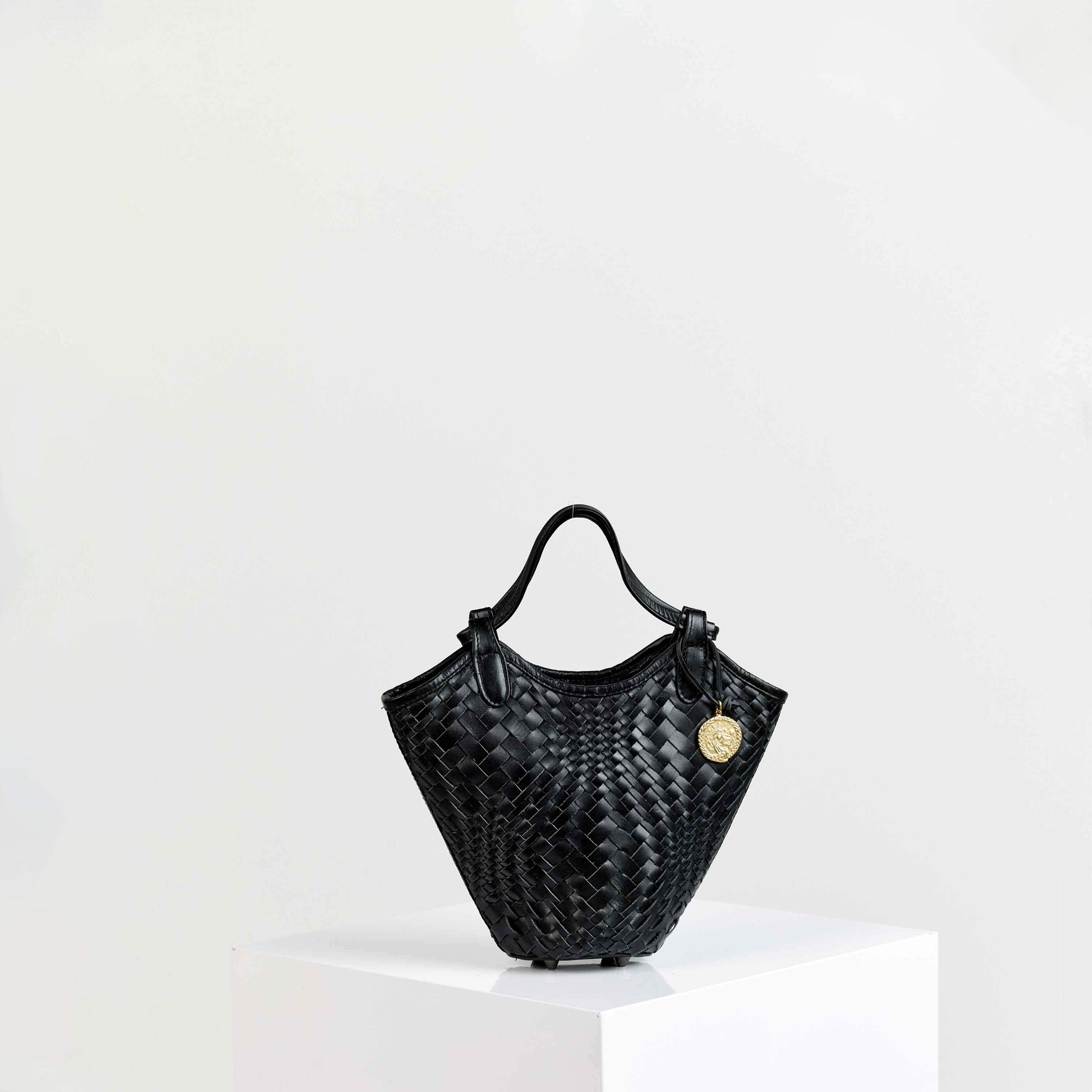 FREYA Flow Mini Crossbody, Black