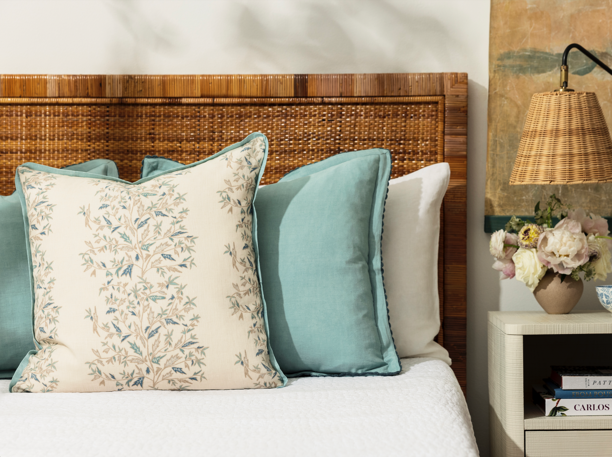MAISON VENU | Holly Vine Pillow