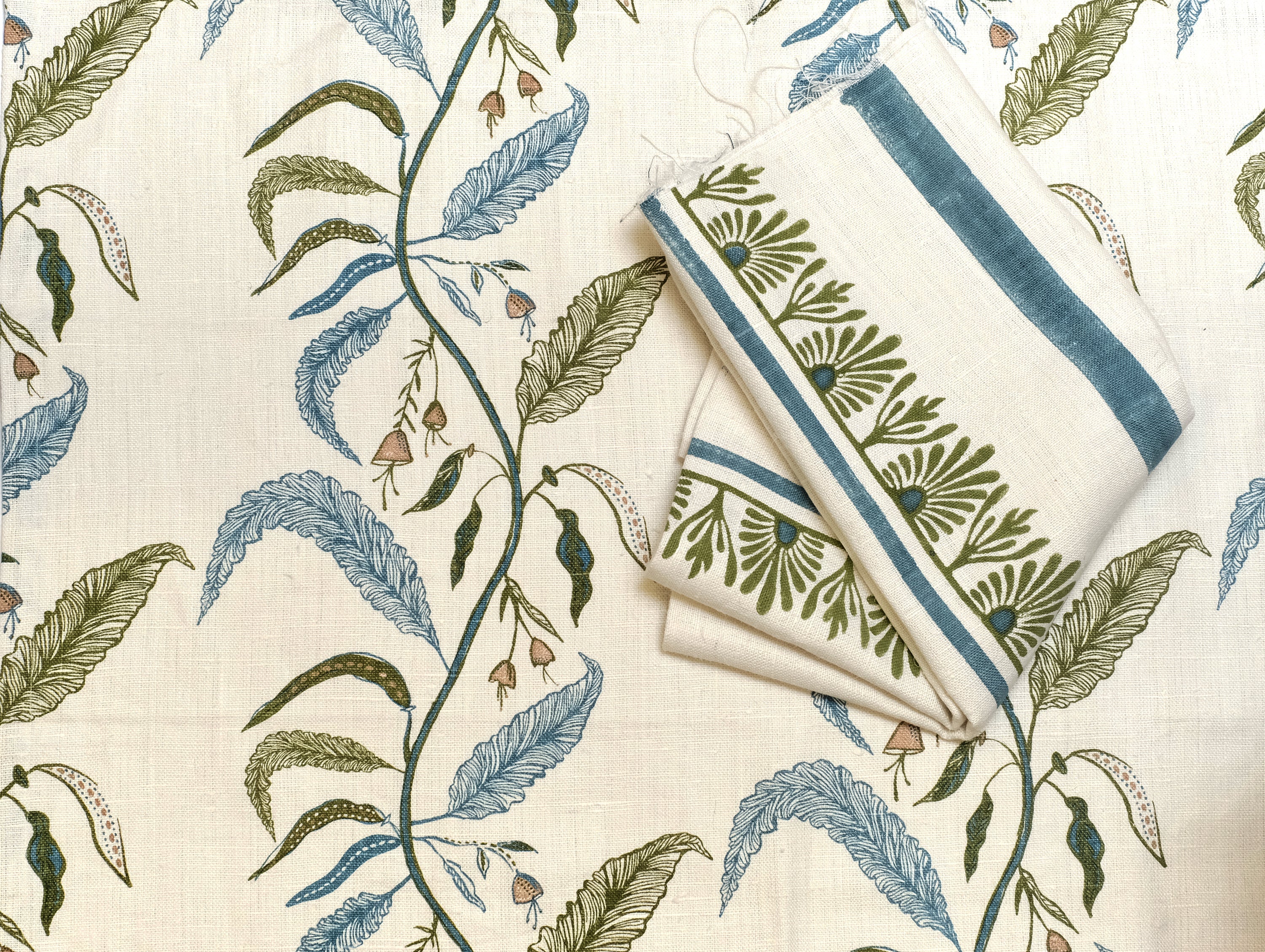 Tuileries Tablecloth Blockprinted Trim