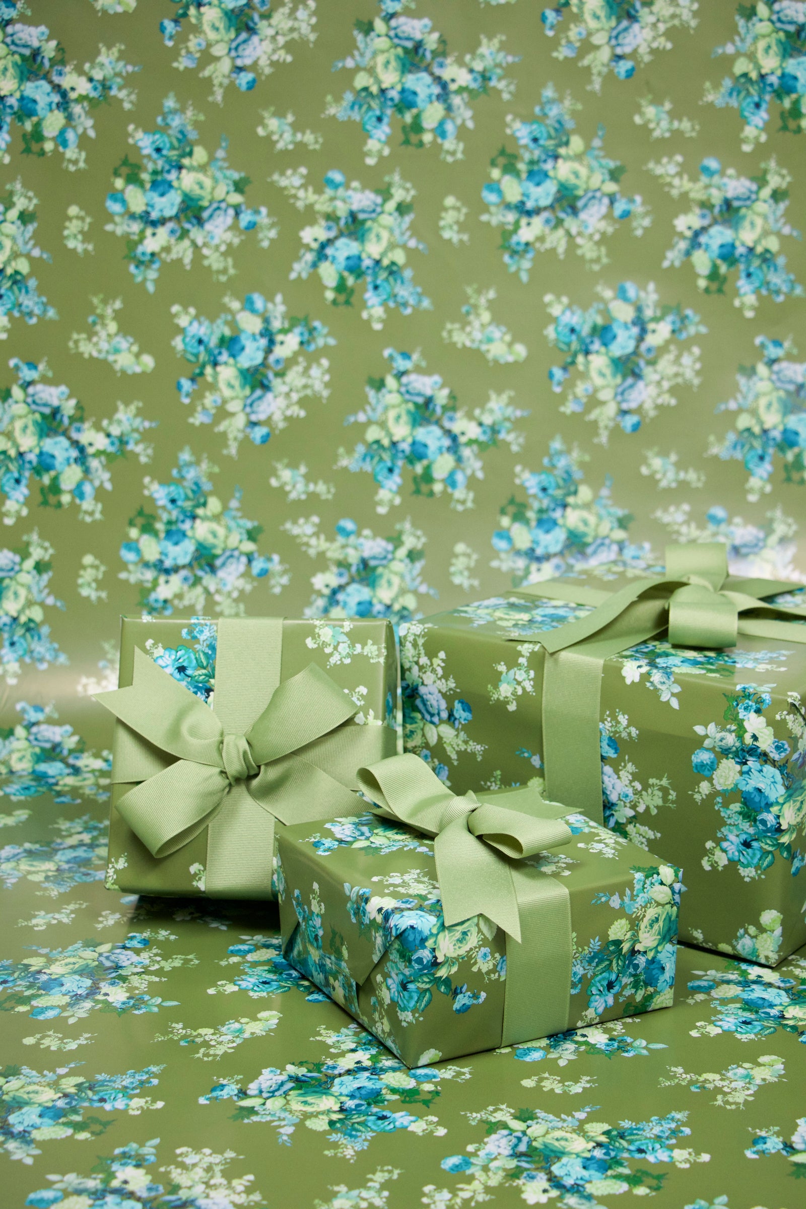 Farmhouse Floral Gift Wrap